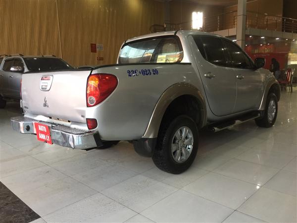 Bán Mitsubishi Triton đời 2009, màu bạc, nhập khẩu, số sàn-3