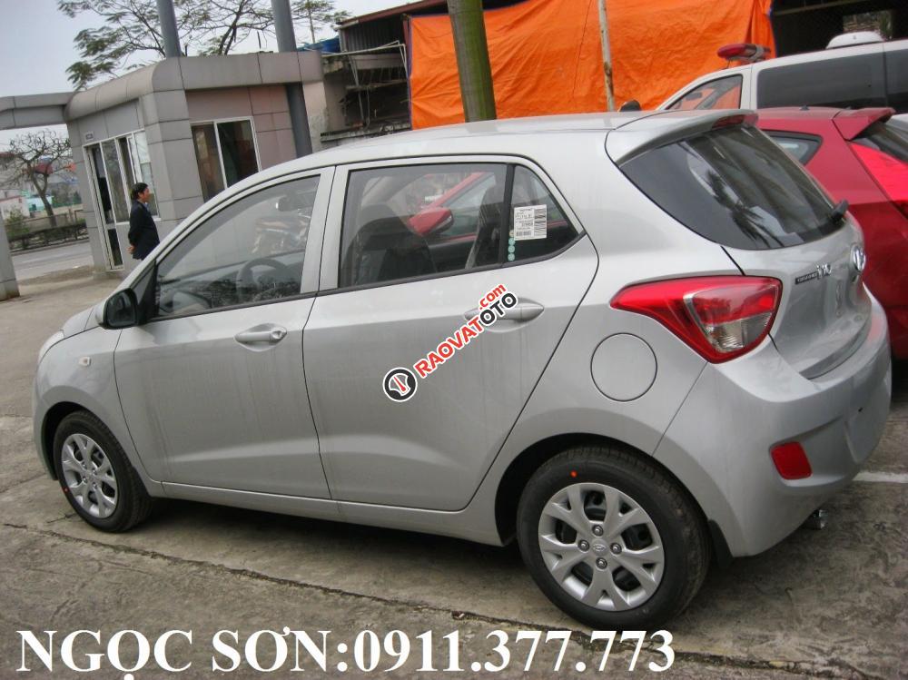 Cần bán xe Hyundai Grand i10 , màu bạc, LH Ngọc Sơn: 0911.377.773-5
