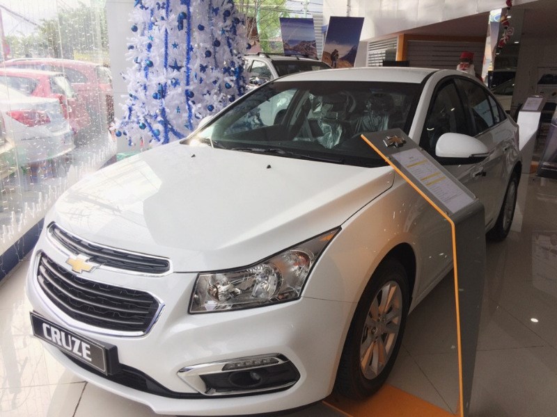 Bán ô tô Chevrolet Cruze đời 2017, màu trắng, nhập khẩu, giá chỉ 589 triệu-2