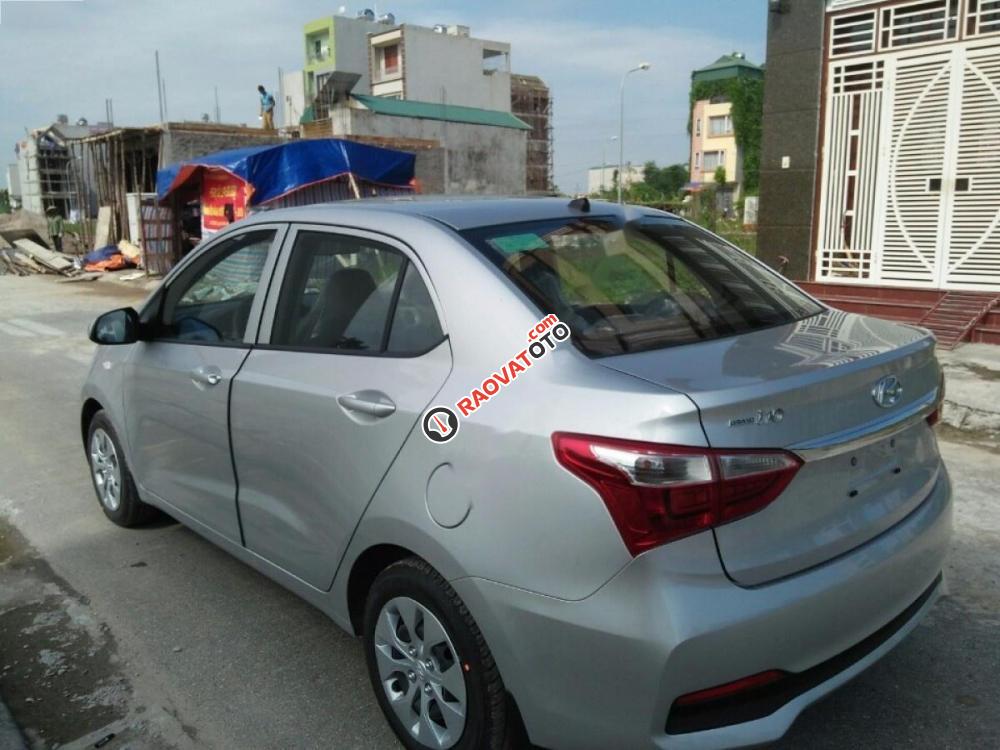 Cần bán xe Hyundai Grand i10 1.2 MT Base sản xuất 2017, màu bạc-1