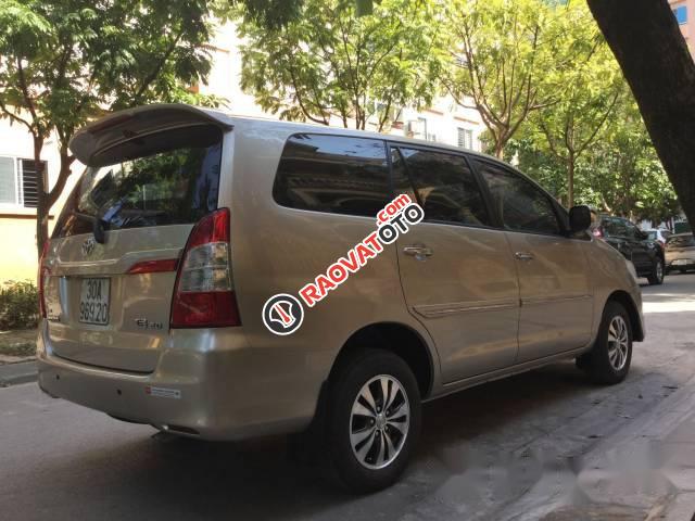 Chính chủ bán Toyota Innova 2.0E đời 2016, màu vàng-4