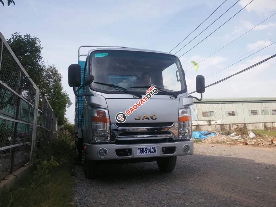 Bán xe tải Jac 3T45 thùng mui bạt, màu bạc-0