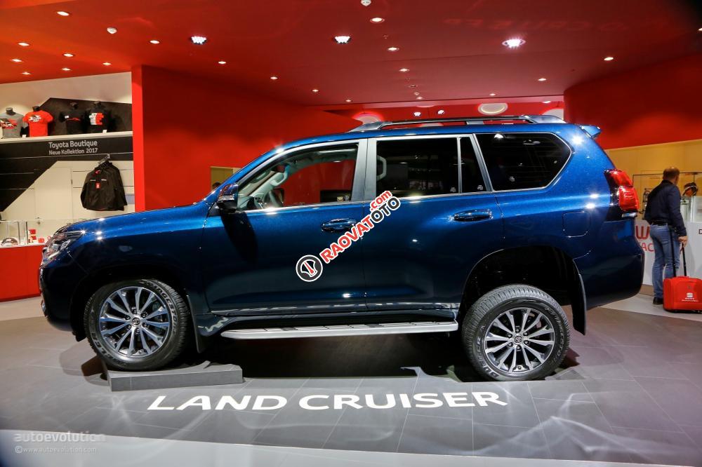 Cần bán Toyota Land Cruiser Prado VX đời 2018, màu xanh lam, xe nhập, giao ngay trước Tết-1