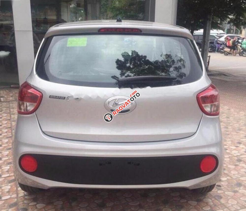 Cần bán xe Hyundai Grand i10 1.0 MT Base đời 2017, màu bạc, giá chỉ 315 triệu-6