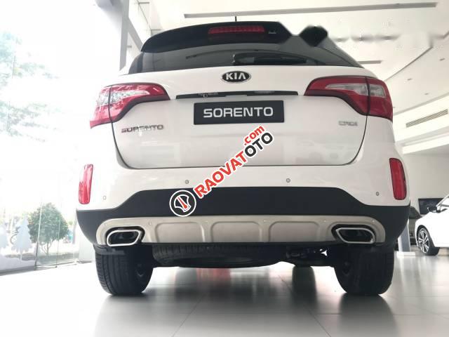 Bán ô tô Kia Sorento DATH 2017, màu trắng-1