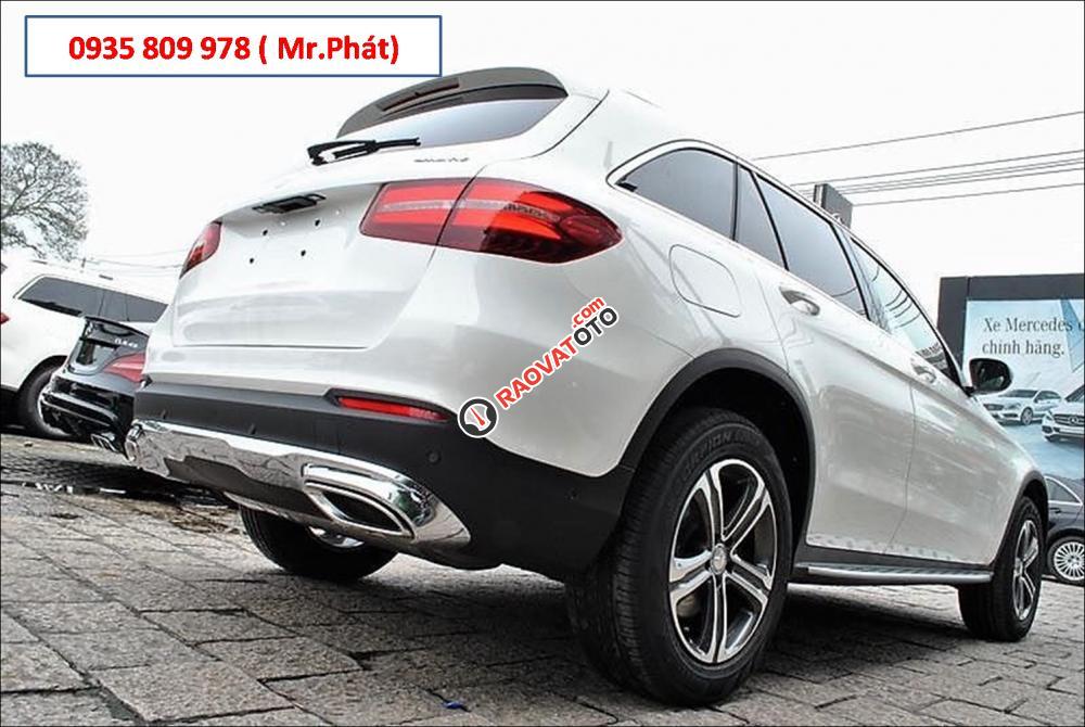 Bán xe Mercedes GLC 250 4 Matic đời 2017, màu trắng, khuyến mãi hấp dẫn-3