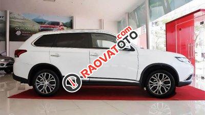 Cần bán xe Outlander tại Quảng Nam, giá xe tốt nhất, ưu đãi đến 90 triệu, LH Quang: 0905596067-1