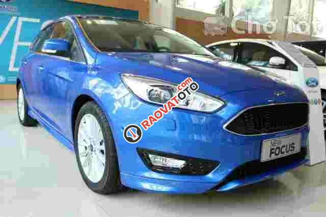 Ford Focus 1.5 Ecoboost Sport hatchback SX 2018, giá hấp dẫn chỉ 6xxx-3