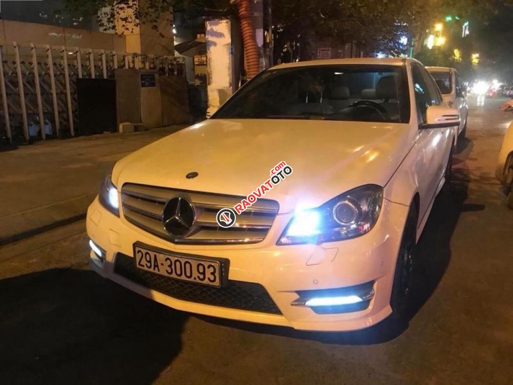 Cần bán gấp Mercedes C300 sản xuất 2011, màu trắng, nhập khẩu, giá 785tr-0