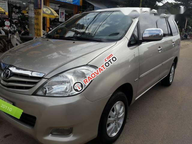 Bán Toyota Innova G đời 2011, màu bạc số sàn-0