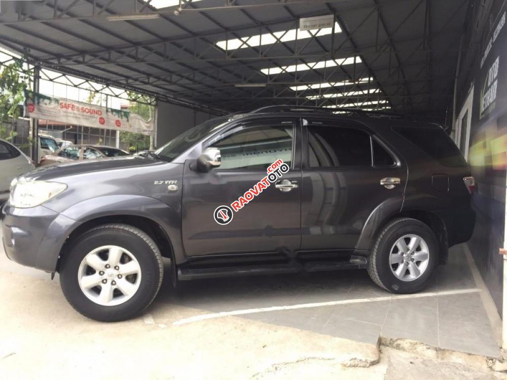 Cần bán lại xe Toyota Fortuner V đời 2010, màu xám xe gia đình, giá 546tr-3