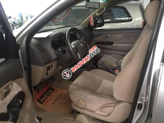 Gia đình bán Toyota Fortuner 2013, màu bạc-2