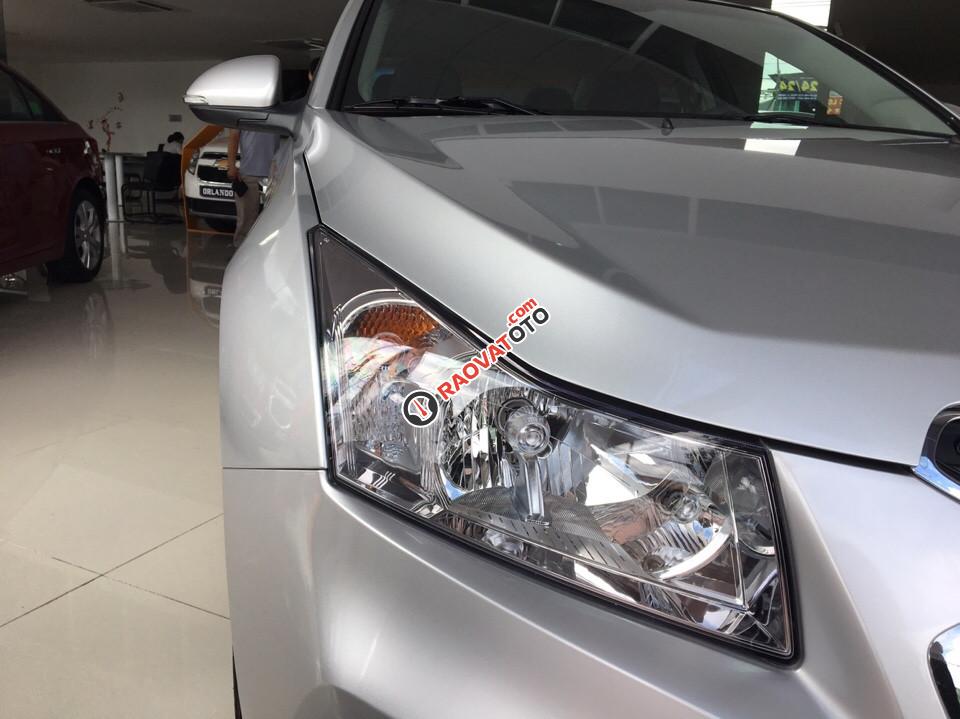 Bán Chevrolet Cruze 2018 số sàn, chạy grab uber, hỗ trợ vay 100%, giảm ngay 40tr tháng 3. LH: 09.386.33.586-3