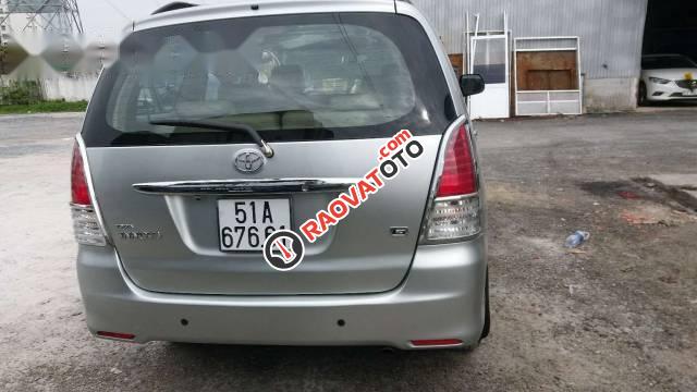 Bán ô tô Toyota Innova 2010, màu bạc-1