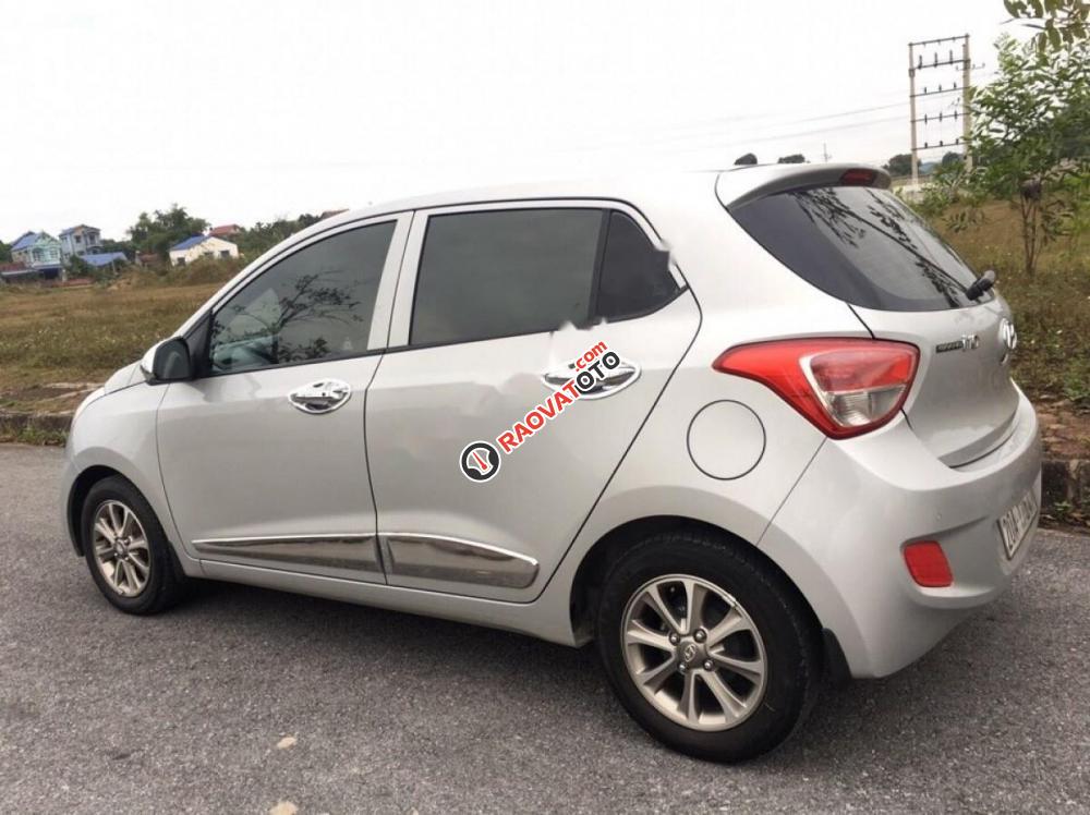 Cần bán lại xe Hyundai Grand i10 đời 2016, màu bạc, nhập khẩu số tự động, 349tr-0