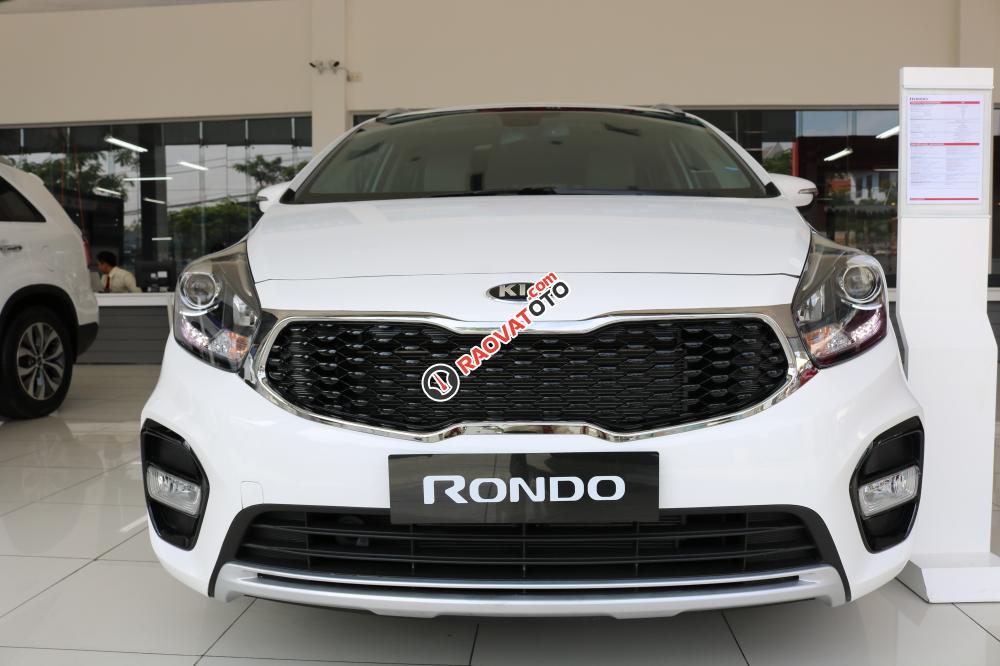 Kia Rondo, máy xăng số sàn, kinh doanh tiết kiệm, hỗ trợ vay vốn trả góp, giá tốt nhất TP HCM, 0906.969.445-5