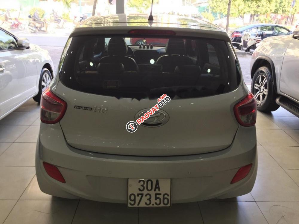 Bán Hyundai Grand i10 1.0 MT đời 2015, màu bạc, nhập khẩu nguyên chiếc chính chủ-6