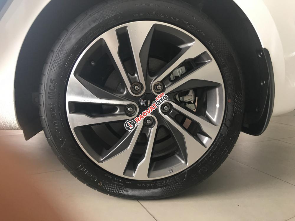 Bán Kia Rondo 2017 đưa trước 150tr, có xe giao ngay-3