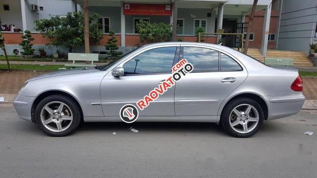 Chính chủ bán ô tô Mercedes E200K đời 2004, màu bạc, xe nhập-1