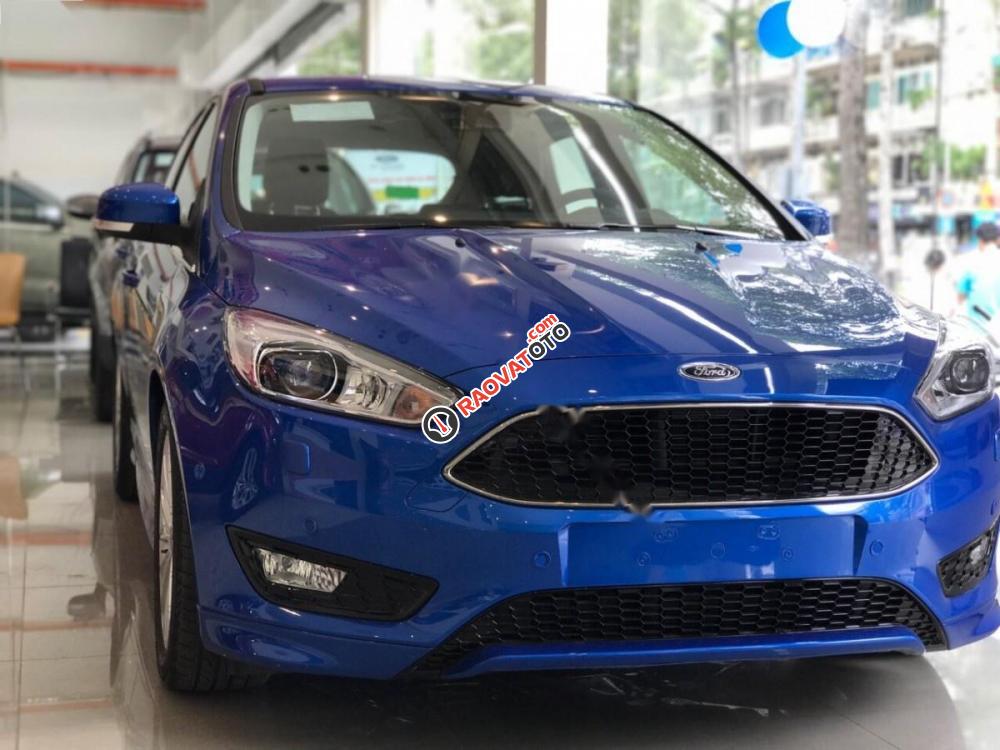 Bán xe Ford Focus Sport 1.5L đời 2017, màu xanh lam giá cạnh tranh-1