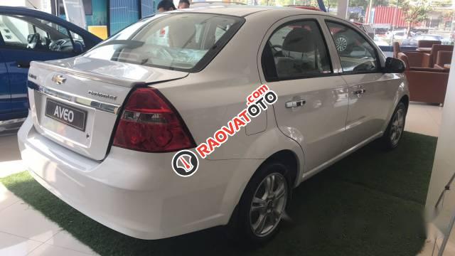 Bán ô tô Chevrolet Aveo LT đời 2017, màu trắng-2