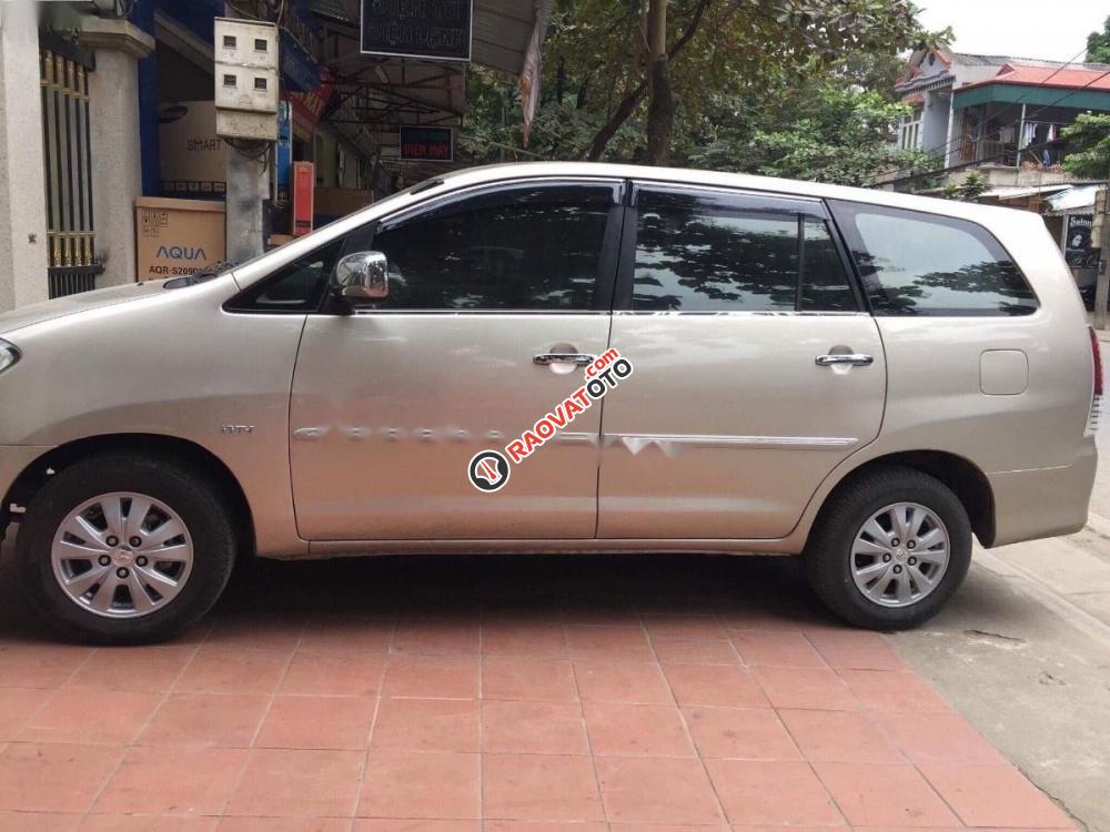 Bán ô tô Toyota Innova đời 2010, màu bạc xe gia đình, 390 triệu-1