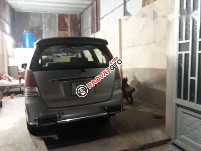 Bán Toyota Innova sản xuất 2010, màu bạc-1