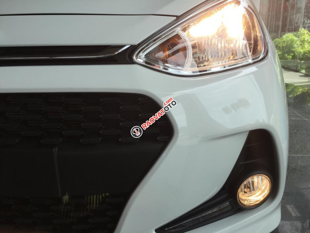 Cần bán Hyundai Grand i10 năm sản xuất 2018, màu trắng-3