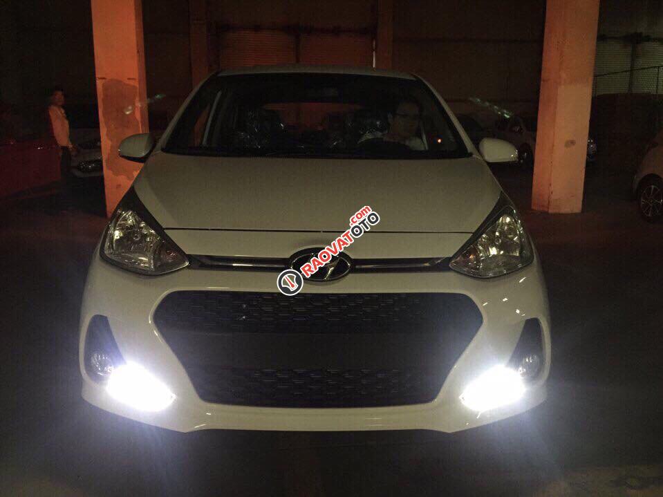 Hyundai i10 đời 2018 1.0 MT giá chỉ 379tr, hỗ trợ vay vốn 80% giá trị xe, có sẵn xe giao, hotline 0935904141 - 094894559-5