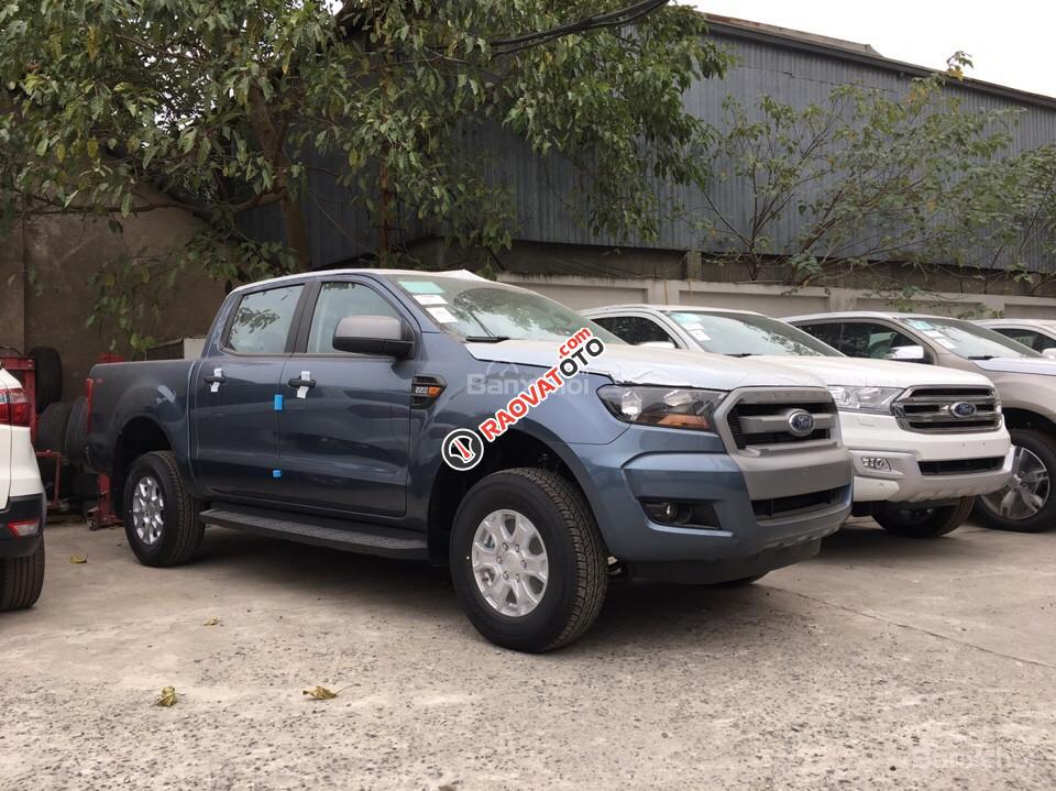 An Đô Ford - Bán Ford Ranger XLS MT 4x2 năm 2017 - Hỗ trợ trả góp hơn 80%-1