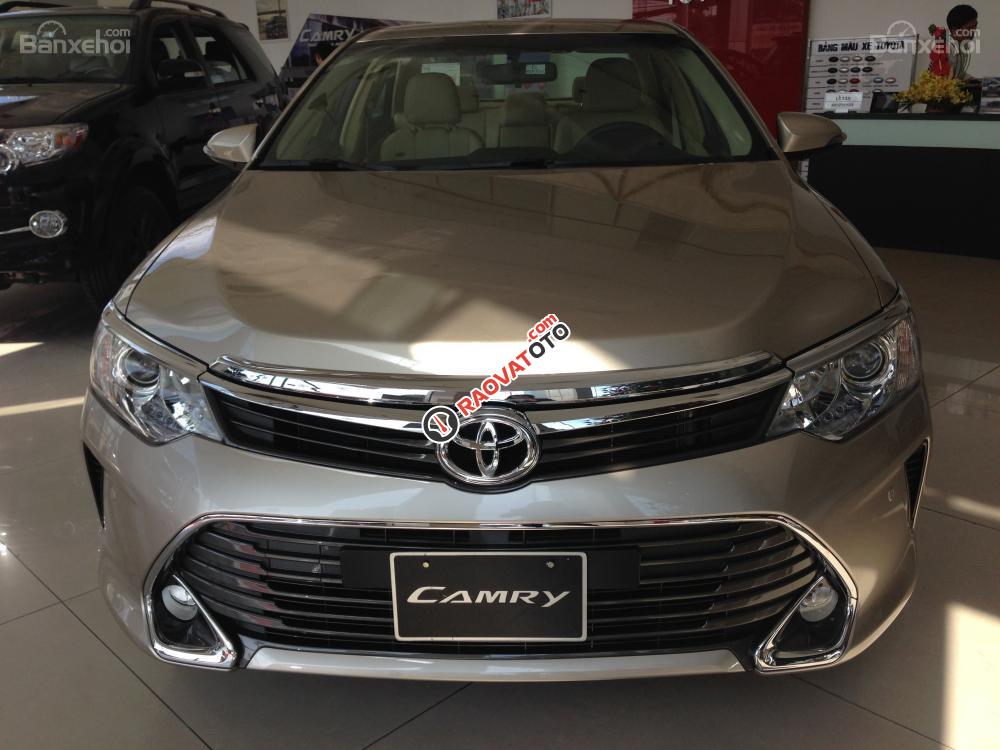 Cần bán Toyota Camry 2018 2.5Q, xe mới 100%. Hỗ trợ trả góp 80%, giá tốt liên hệ 0989.307.395-7