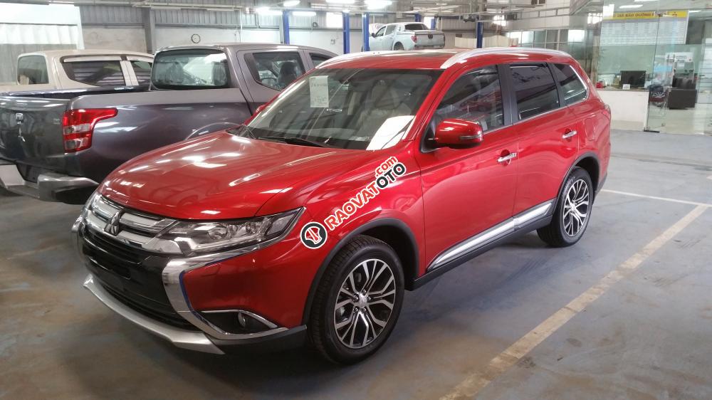 [Mitsubishi Hải Phòng] Bán ô tô Mitsubishi Outlander 2.0 CVT 2017, màu đỏ, giá cực tốt-0