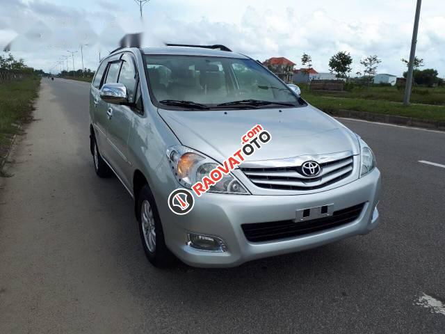 Bán Toyota Innova sản xuất 2010, màu bạc-1