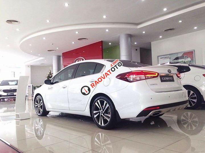 Bán ô tô Kia Cerato 1.6 AT năm 2017, màu trắng, hỗ trợ ngân hàng trả góp 80% xe nhiều màu, giao xe nhanh-3