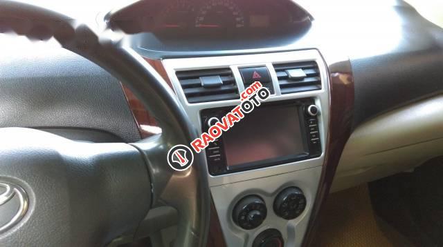 Chính chủ bán xe Toyota Vios đời 2010, màu bạc-1