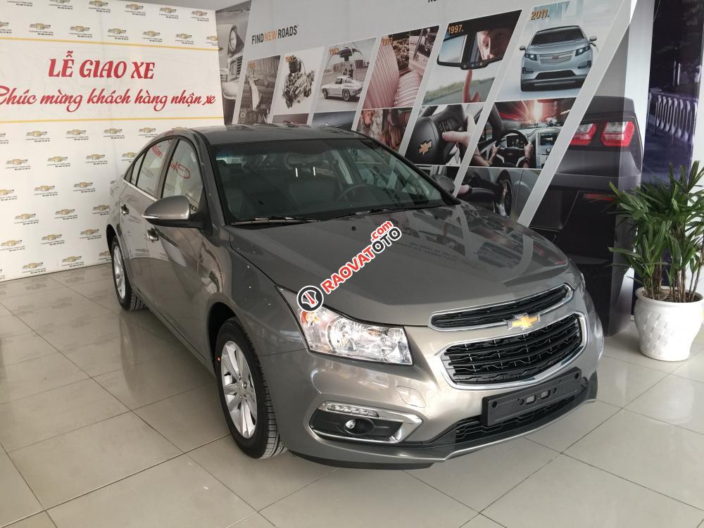 Bán gấp Cruze LT, đủ màu, tại Hải Dương, trả góp cao, từ 100 triệu nhận xe-0