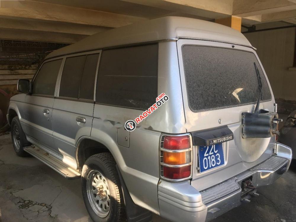 Cần bán lại xe Mitsubishi Pajero đời 2005, màu bạc-0