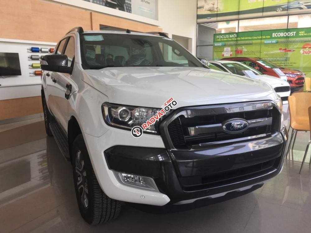 Giá Ford Ranger Wildtrak 3.2 AT 4x4 màu trắng giao ngay, hỗ trợ trả góp 90%, giao xe ngay-0