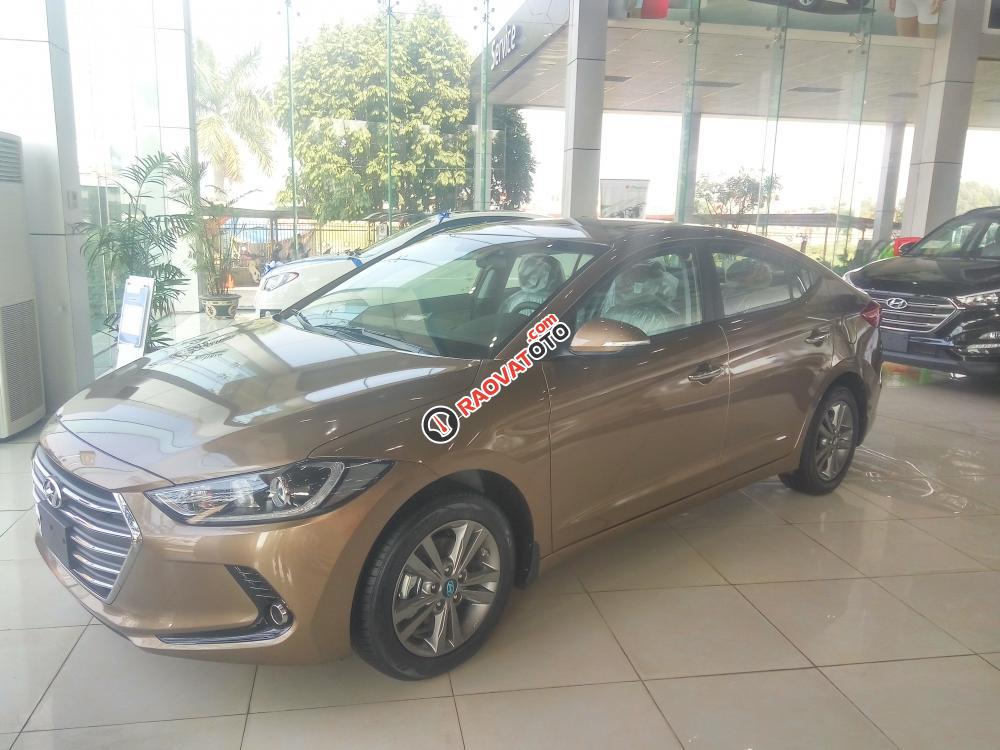 Hyundai Bắc Giang Bán Hyundai Elantra đời 2018, đủ màu, giao xe ngay. Thành Trung: 0941.367.999-1