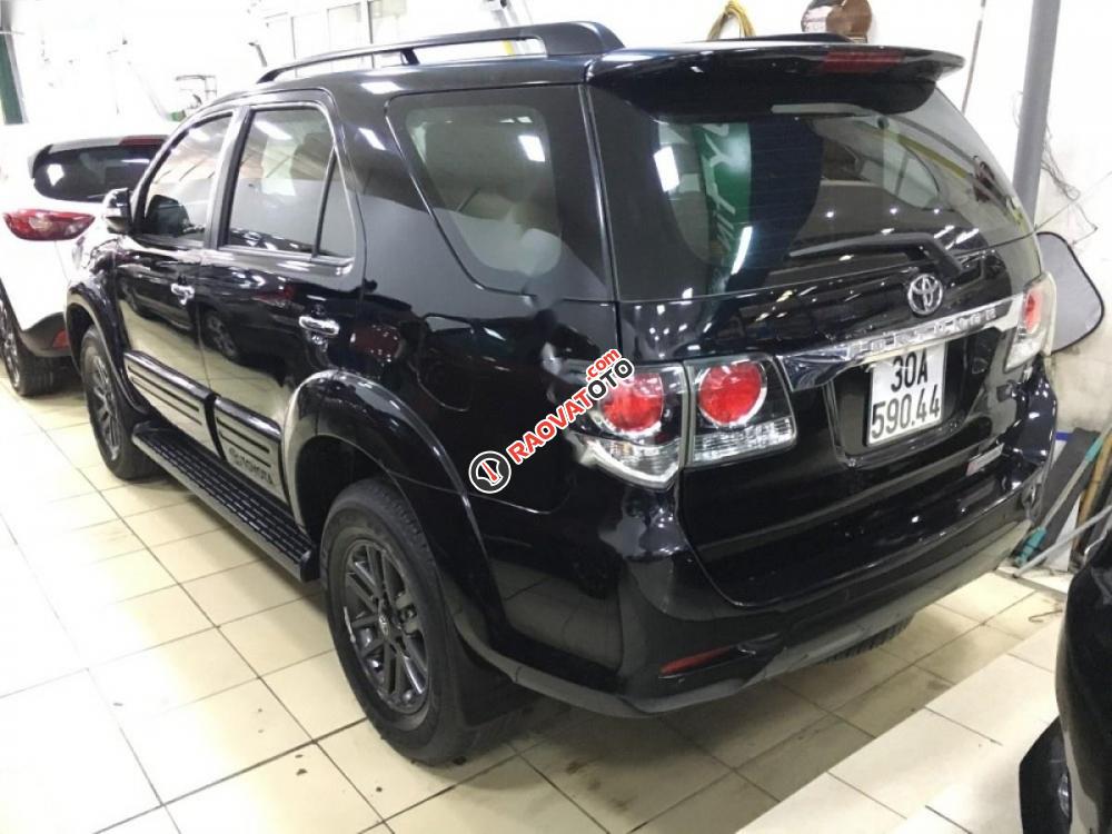 Cần bán xe Toyota Fortuner 2.7V 4X2 AT đời 2016, màu đen-2