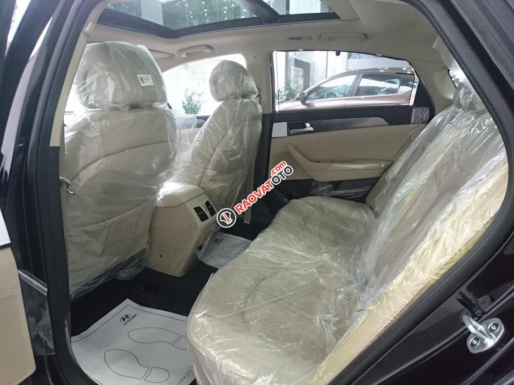 Hyundai Sonata sản xuất 2017 màu đen nhập khẩu nguyên chiếc Hàn Quốc, hỗ trợ trả góp lên đến 90% -.LH: 0904675566-9