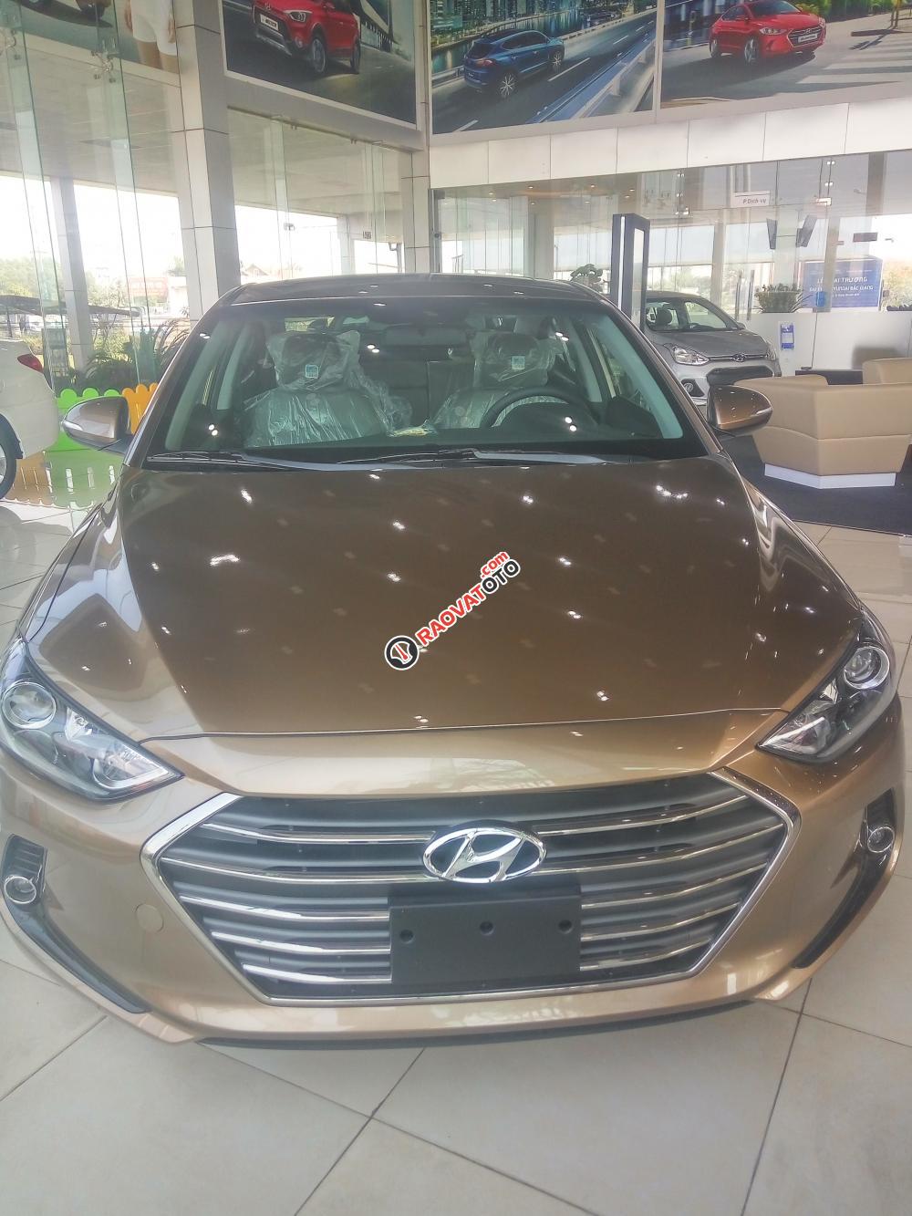 Hyundai Bắc Giang Bán Hyundai Elantra đời 2018, đủ màu, giao xe ngay. Thành Trung: 0941.367.999-0