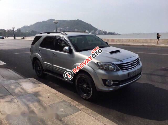 Bán Toyota Fortuner đời 2015, màu bạc  -1