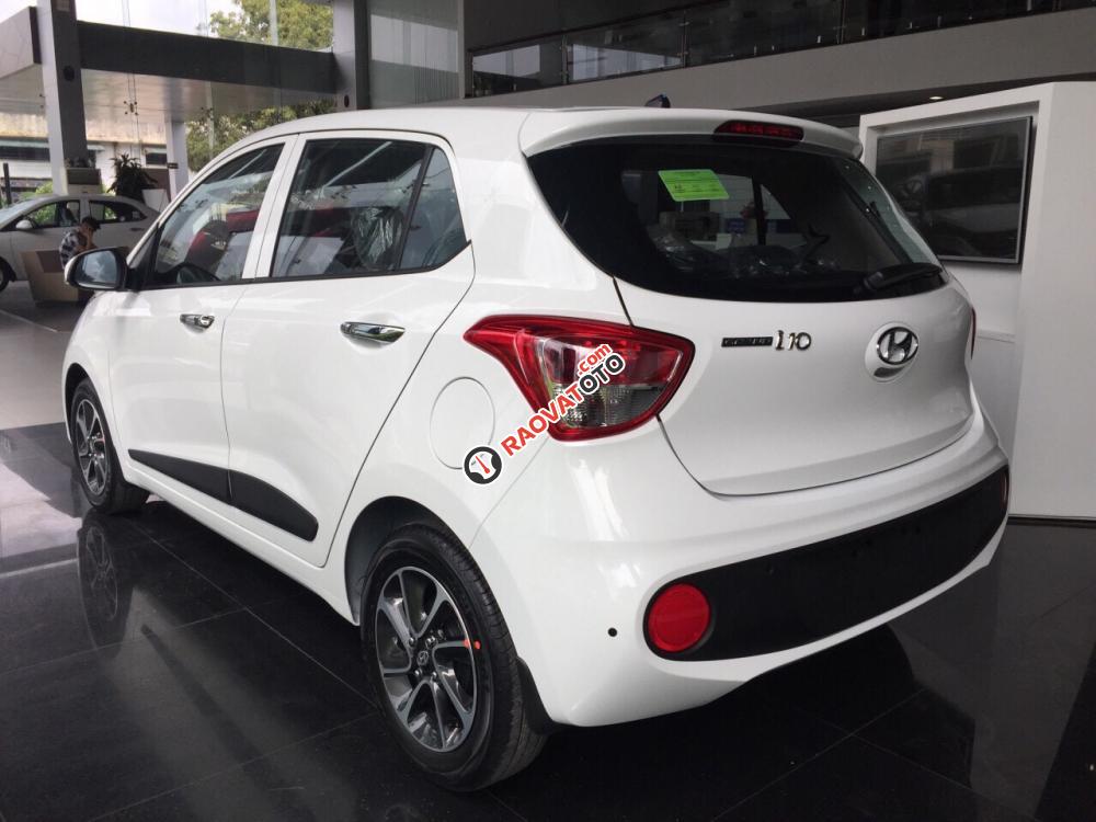 Cần bán Hyundai Grand i10 năm sản xuất 2018, màu trắng-2