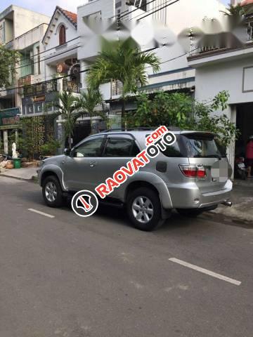 Bán ô tô Toyota Fortuner năm 2010, màu bạc  -1