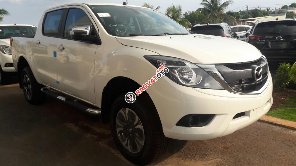 Bán tải Mazda BT-50 2.2AT, mới 100%, có sẵn xe, trả trước chỉ 169Tr - LH: Đức Anh 0938.807.055-7