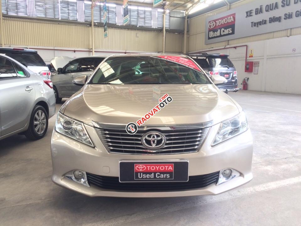 Bán xe Camry 2.0E sản xuất 2013, màu nâu vàng-0