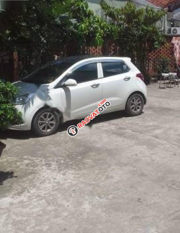 Cần bán Hyundai Grand i10 1.0 MT đời 2015, màu trắng, xe nhập số sàn-1