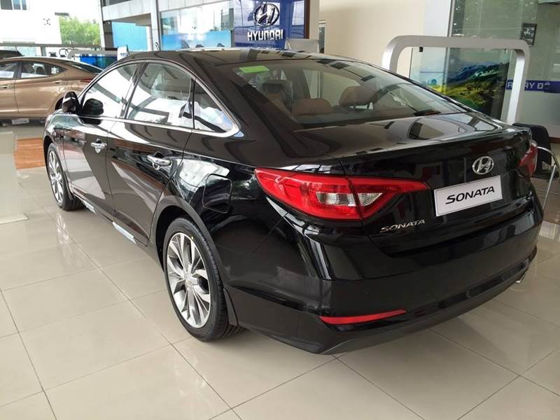 Bán xe Hyundai Sonata 2017, màu đen, xe nhập-4