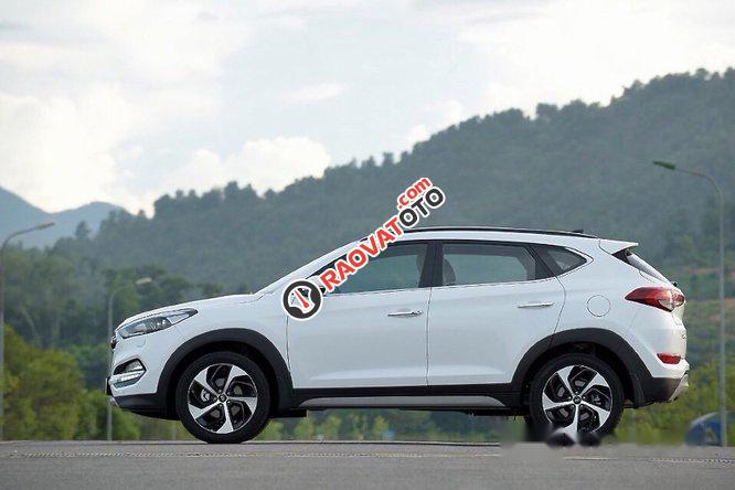 Bán Hyundai Tucson năm 2017, màu trắng-2